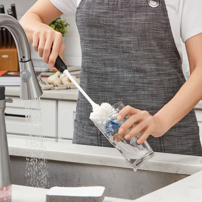 Good Grips Water Bottle Cleaning Set - Image 2