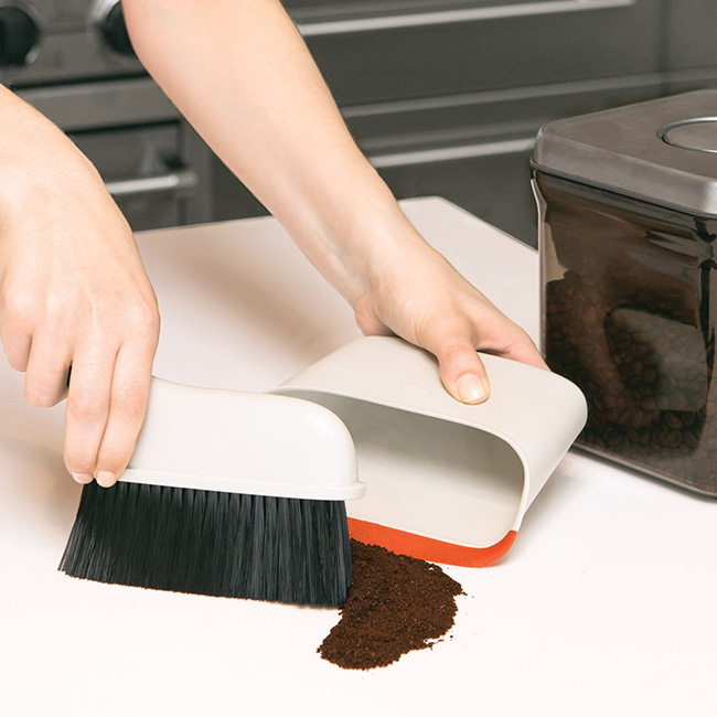 Good Grips Compact Dustpan & Brush Set - Image 2