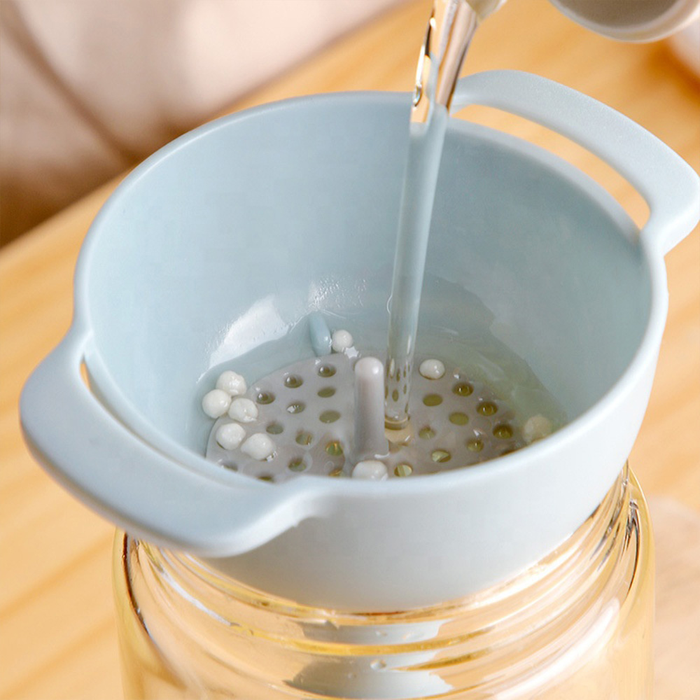 Set Of 4 Nesting Funnels With Strainer - Image 6